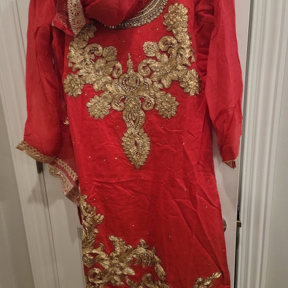 Hot Pink Pakistani Suit with gotawork(3 piece) - Picture 3 of 5